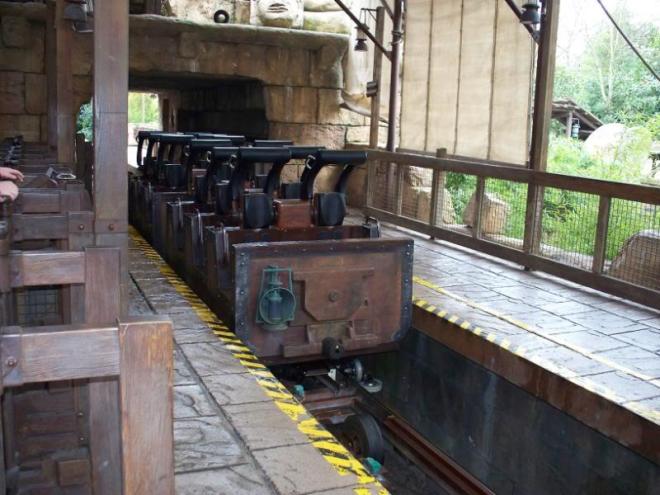 Temple Du Peril train