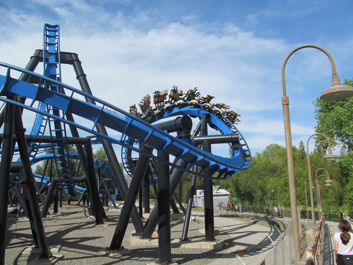 Batman: The Ride comes to California: Part 3 of our Inverted Coaster ...