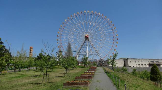 Himeji Central Park Ferris Wheel