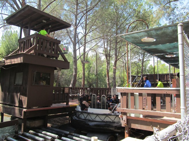 intamin-12-six-flags-magic-mountain-roaring-rapids-1