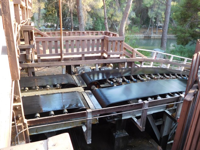 intamin-12-six-flags-magic-mountain-roaring-rapids-14