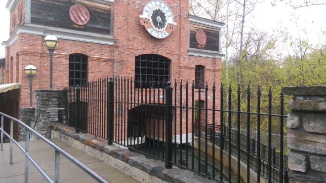 hopkins-blizzard-river-six-flags-new-england-6