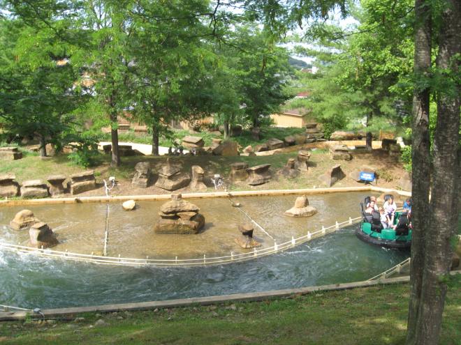 hopkins-holiday-world