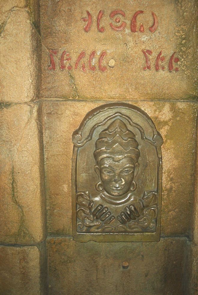 Indiana Jones Adventure Waiting Line DL (11)