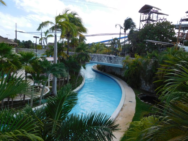Lazy River Ventura Park Cancun.JPG