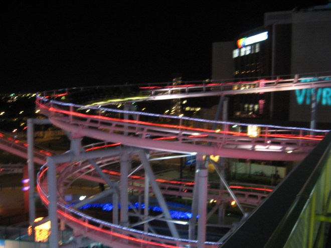 Diving Coaster Vanish at night (2)