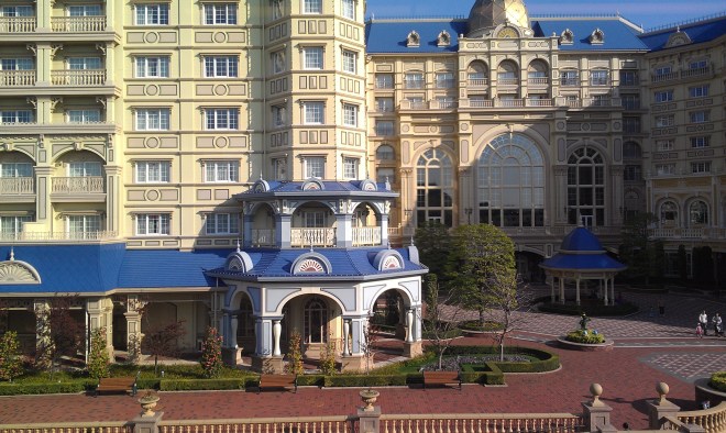 Tokyo Disneyland Exterior (3)