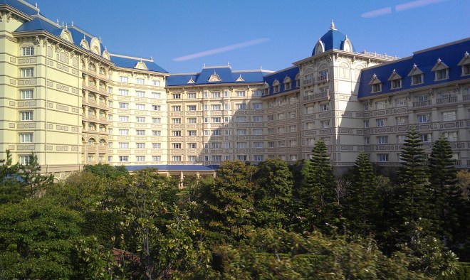 Tokyo Disneyland Exterior (4)