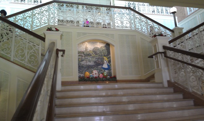 Tokyo Disneyland Lobby (1)