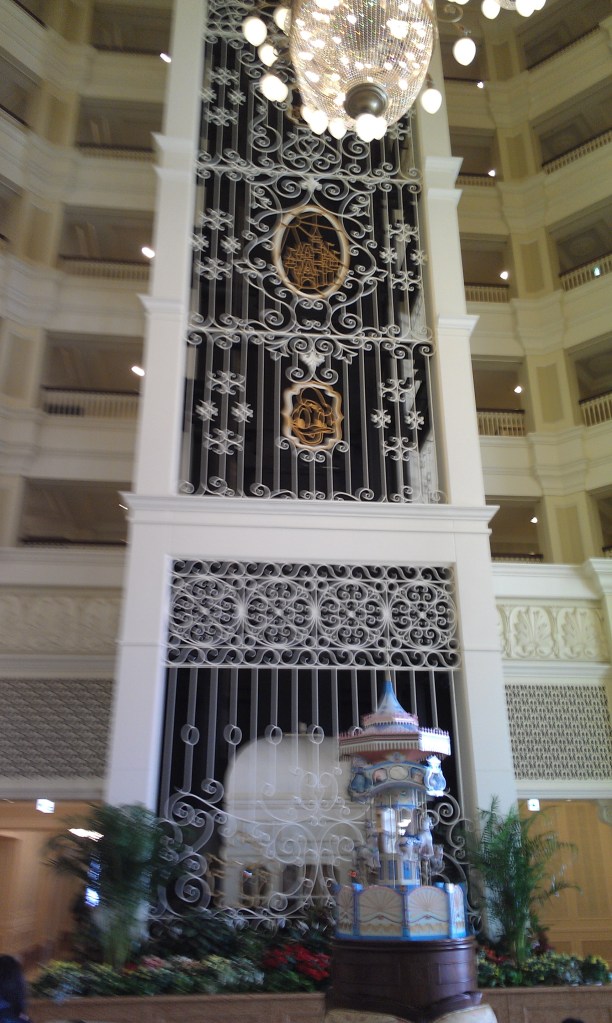 Tokyo Disneyland Lobby (3)