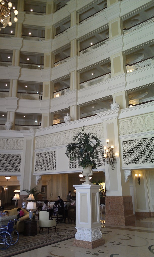 Tokyo Disneyland Lobby (4)