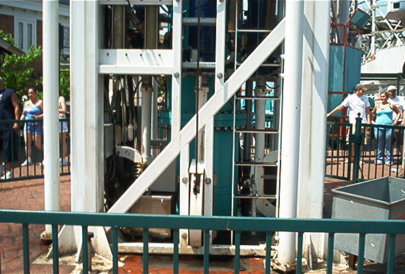 The bottom pulley, seen on Scream! at Six Flags New England, a ride we will discuss in our next article. 